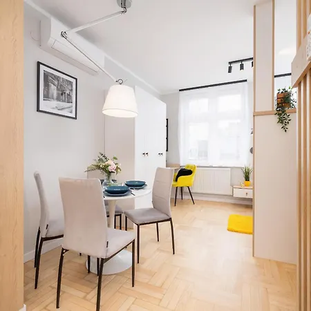 Warszauera Z Klimatyzacja Na Krakowskim Kazimierzu By Renters * كراكوفيا
